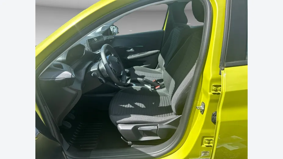 PEUGEOT 208 -