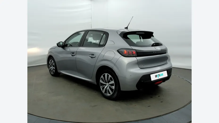 PEUGEOT 208 -