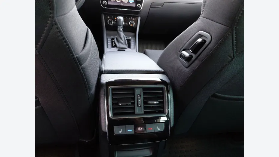 SKODA Superb Superb 1.5 TSI Style DSG