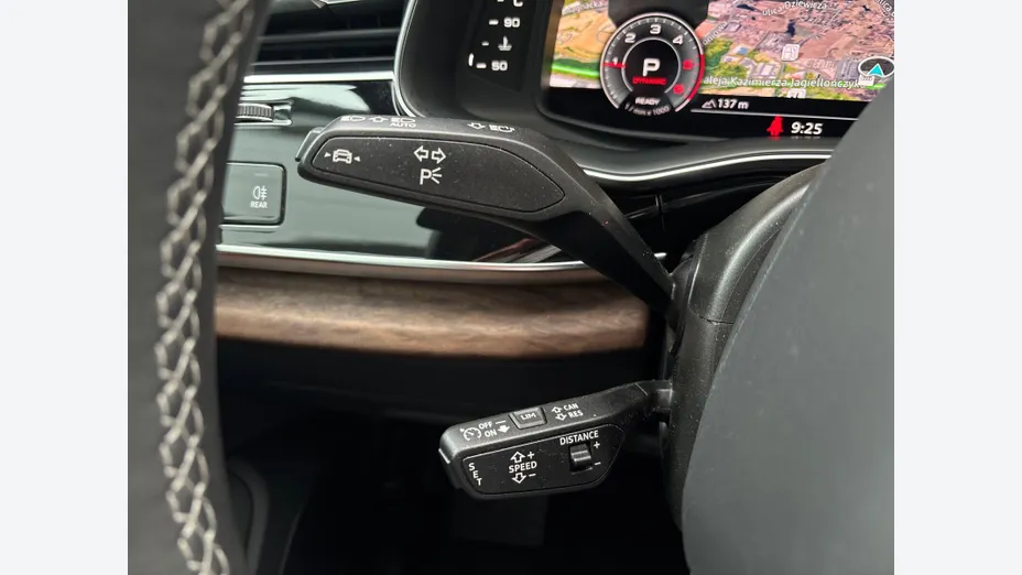 AUDI Q8 -