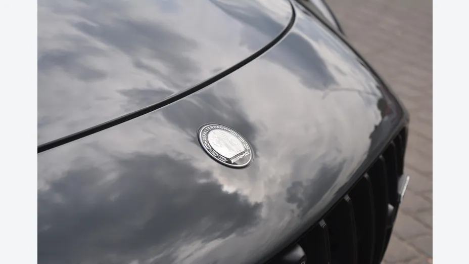 MERCEDES-BENZ AMG GT -
