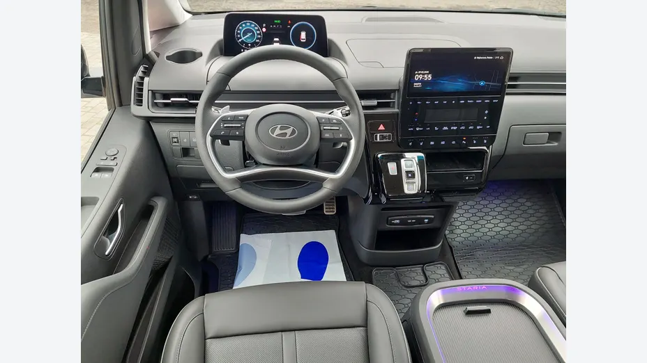HYUNDAI Staria Staria 1.6 T-GDI HEV Luxury aut Nowy