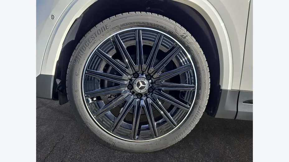 MERCEDES-BENZ GLA GLA 200 AMG Line Nowy