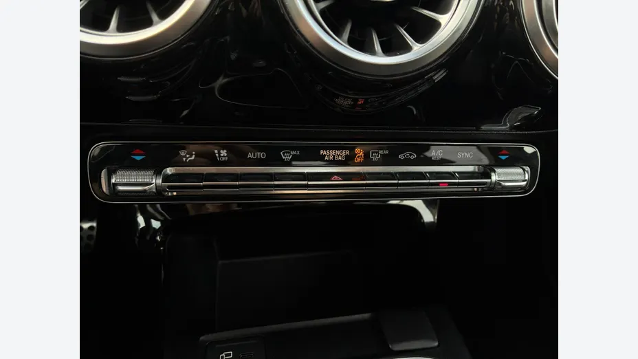 MERCEDES-BENZ A Klasa A 250 4-Matic Edition 1 7G-DCT
