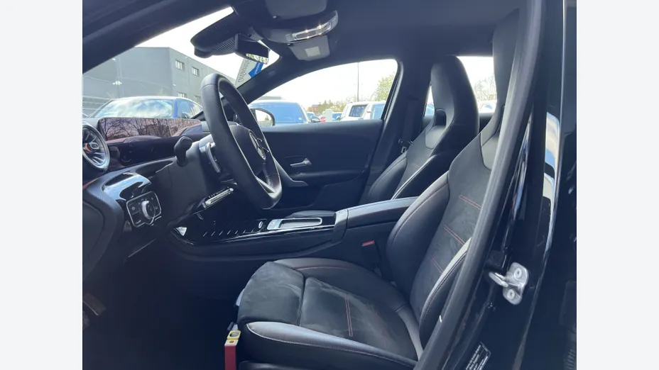 MERCEDES-BENZ A Klasa A 200 AMG Line 7G-DCT