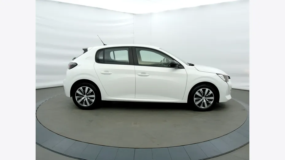 PEUGEOT 208 -