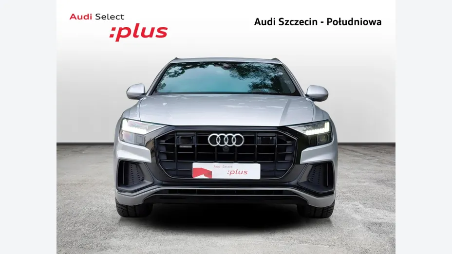 AUDI Q8 -