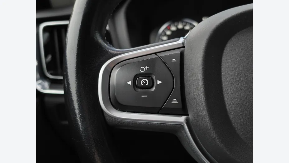 VOLVO V60 V60 D3 Momentum aut