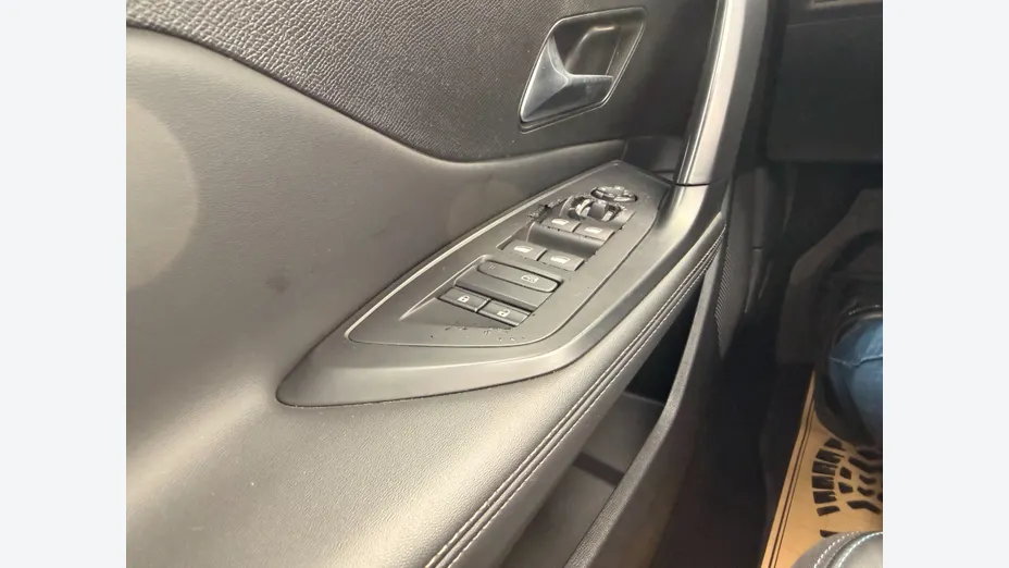 PEUGEOT 308 -