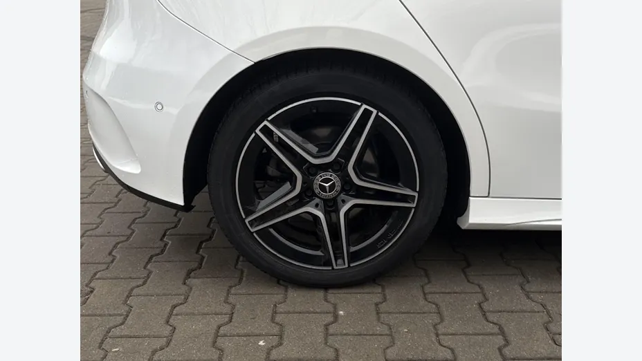 MERCEDES-BENZ A Klasa A 200 AMG Line 7G-DCT