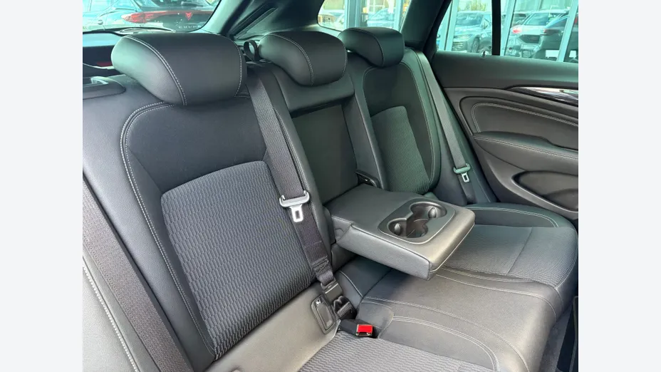 OPEL Insignia -