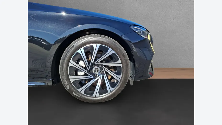 MERCEDES-BENZ E Klasa E 300 de PHEV 4-Matic Exclusive 9G-Tronic