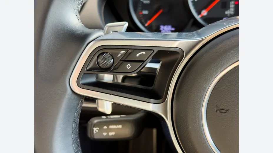 PORSCHE 718 -