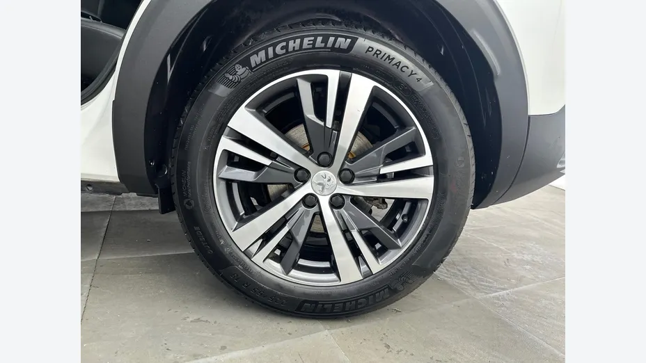 PEUGEOT 3008 -