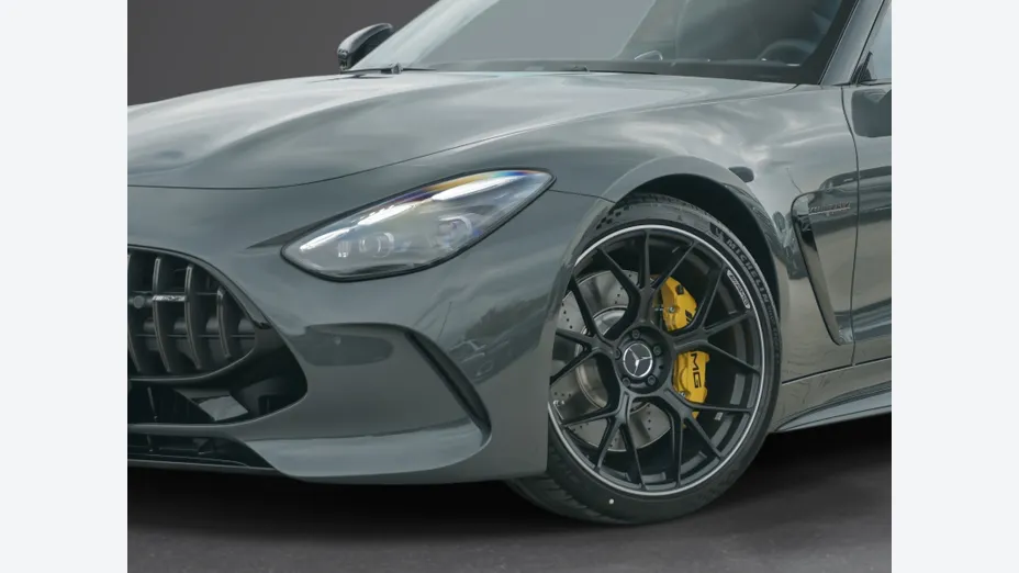 MERCEDES-BENZ AMG GT -