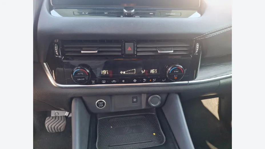 NISSAN Qashqai -