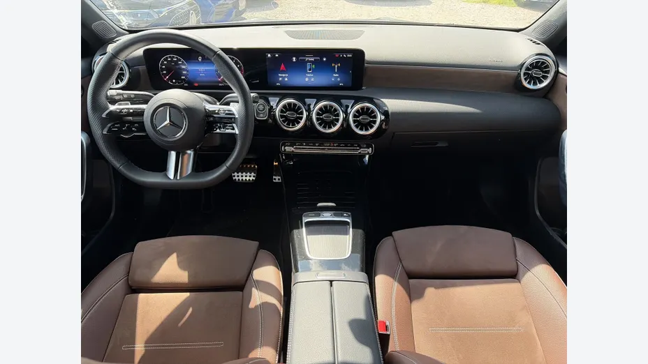 MERCEDES-BENZ A Klasa A 200 AMG Line 7G-DCT