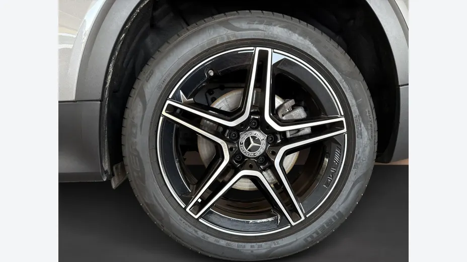 MERCEDES-BENZ GLB GLB 220 d 4-Matic AMG Line 8G-DCT