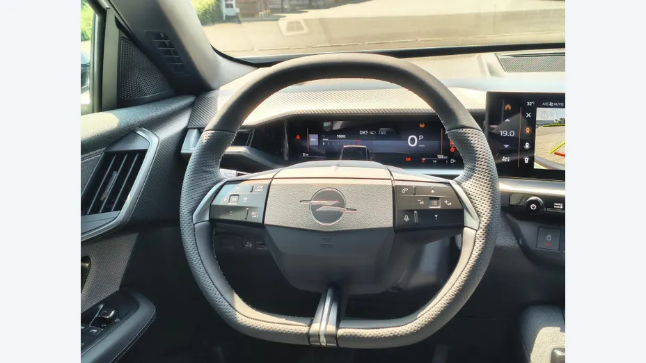 OPEL Grandland -