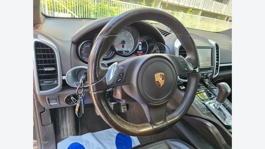 PORSCHE Cayenne -