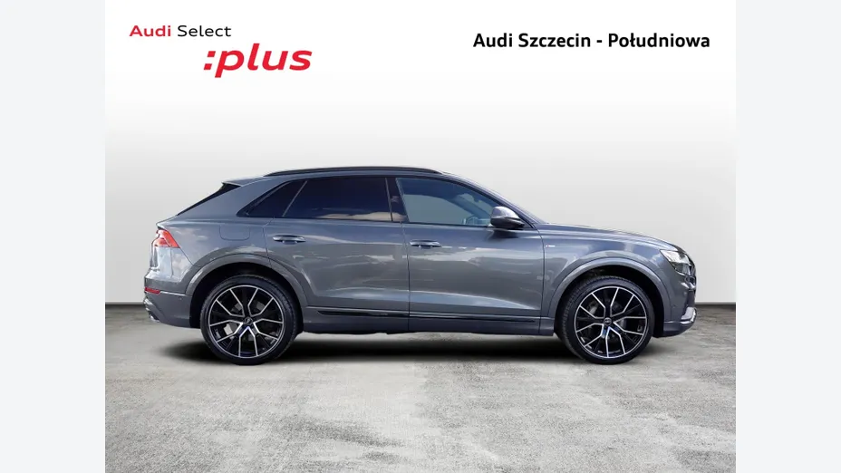 AUDI Q8 -
