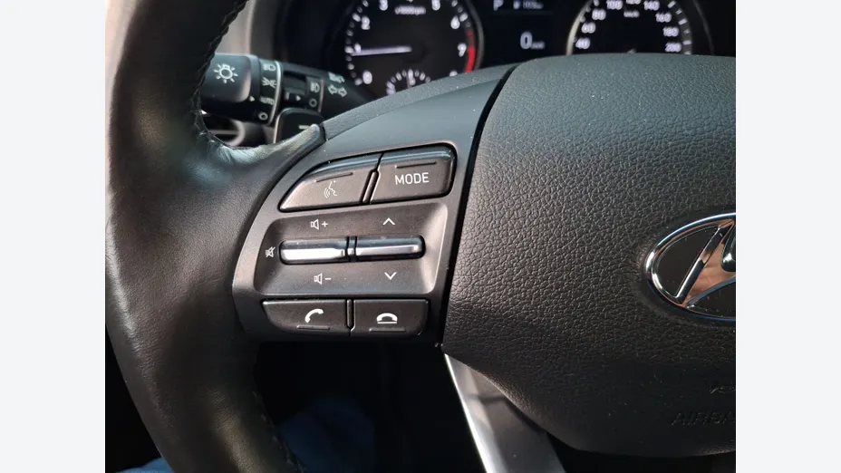 HYUNDAI i30 i30 1.0 T-GDI Smart DCT