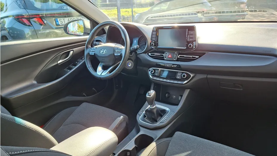 HYUNDAI i30 -