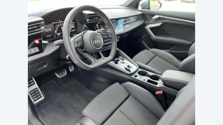 AUDI S3 -