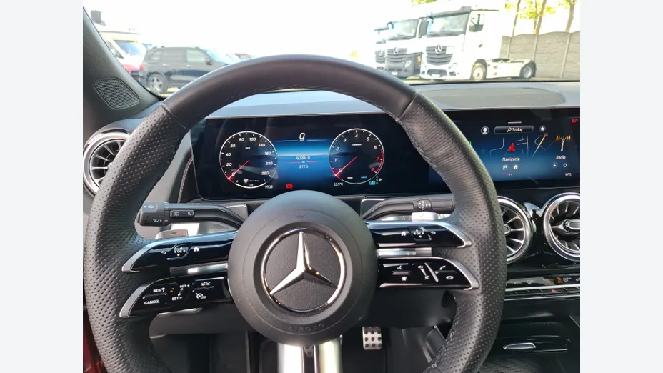 MERCEDES-BENZ GLB GLB 200 mHEV AMG Line 7G-DCT