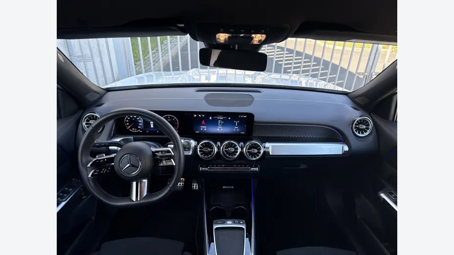 MERCEDES-BENZ GLB GLB 220 d 4-Matic AMG Line 8G-DCT
