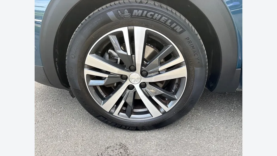 PEUGEOT 3008 -