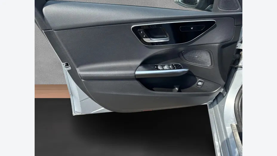 MERCEDES-BENZ C Klasa C 220 d mHEV Avantgarde