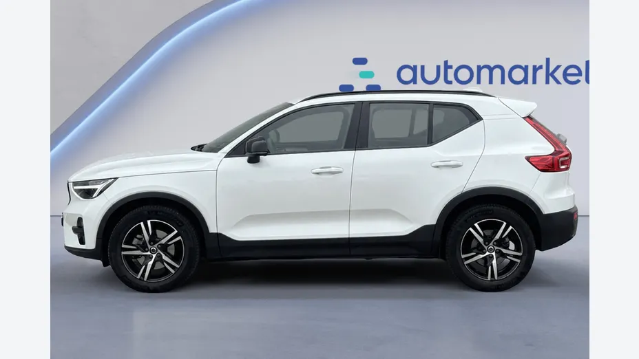 VOLVO XC40 XC40 B3 Plus Dark aut