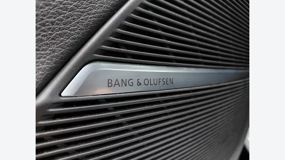 AUDI Q8 -