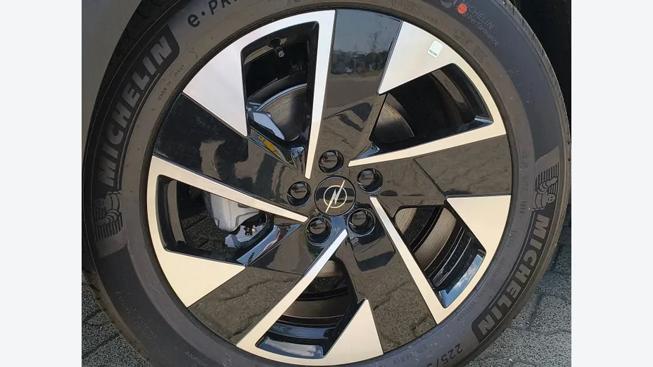 OPEL Grandland -