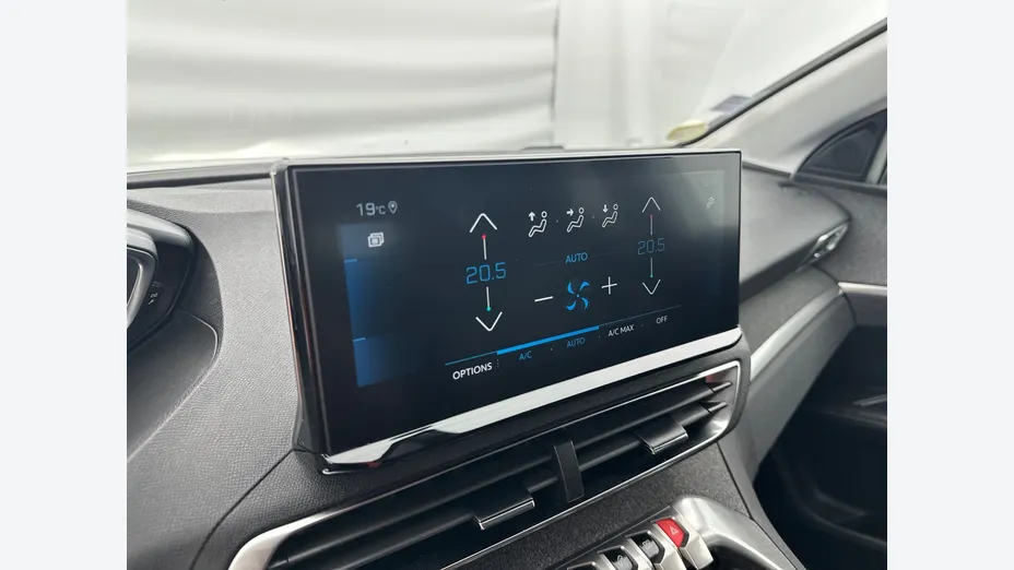 PEUGEOT 3008 -