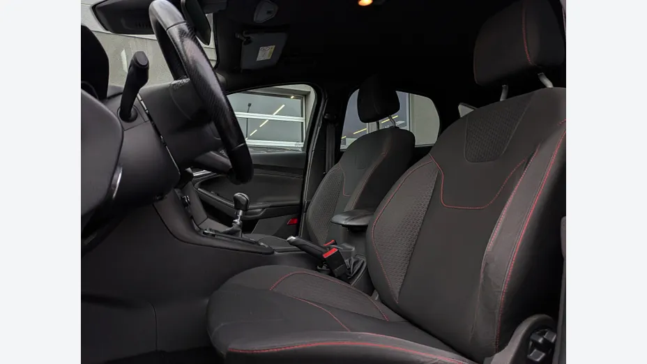 FORD Focus Focus 1.5 EcoBoost ST-Line Black ASS