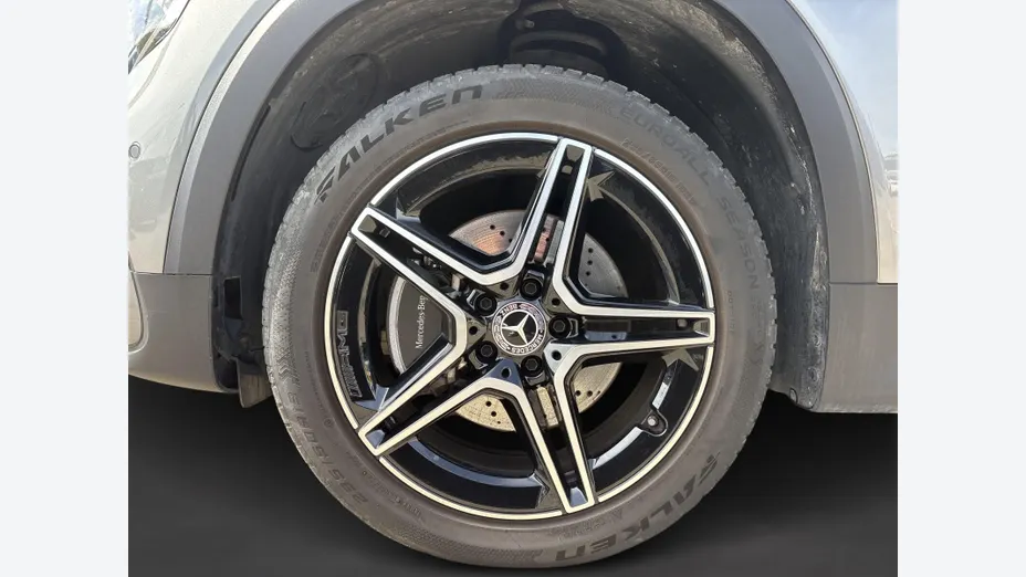 MERCEDES-BENZ GLB GLB 200 mHEV AMG Line 7G-DCT