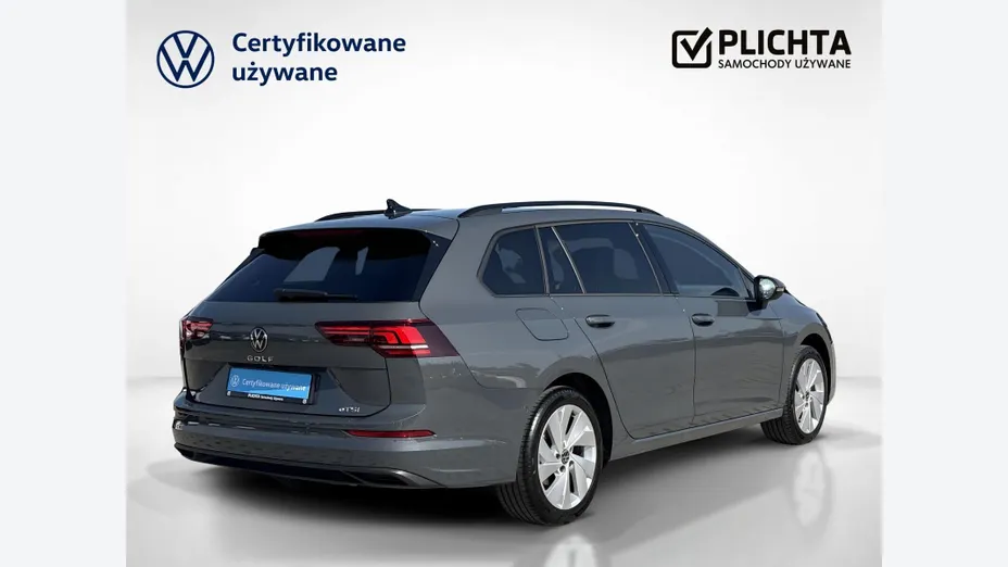 VOLKSWAGEN Golf -