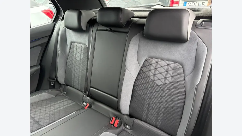 VOLKSWAGEN Golf Golf VIII 1.5 eTSI R-Line DSG