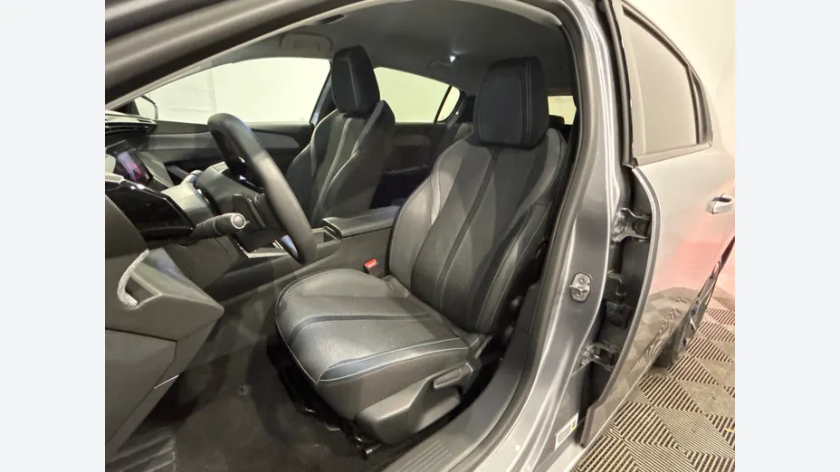 PEUGEOT 308 -