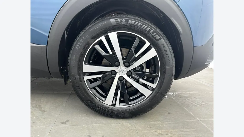 PEUGEOT 3008 -