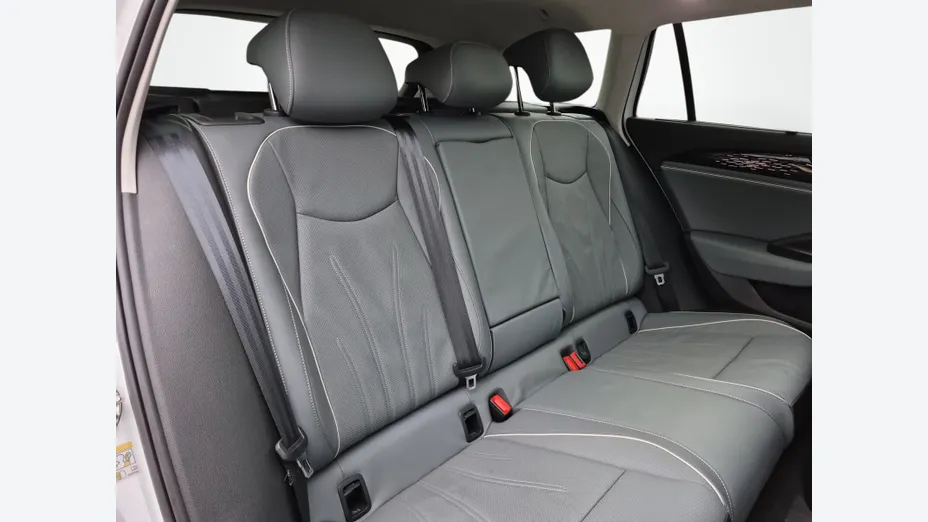 VOLKSWAGEN Passat -