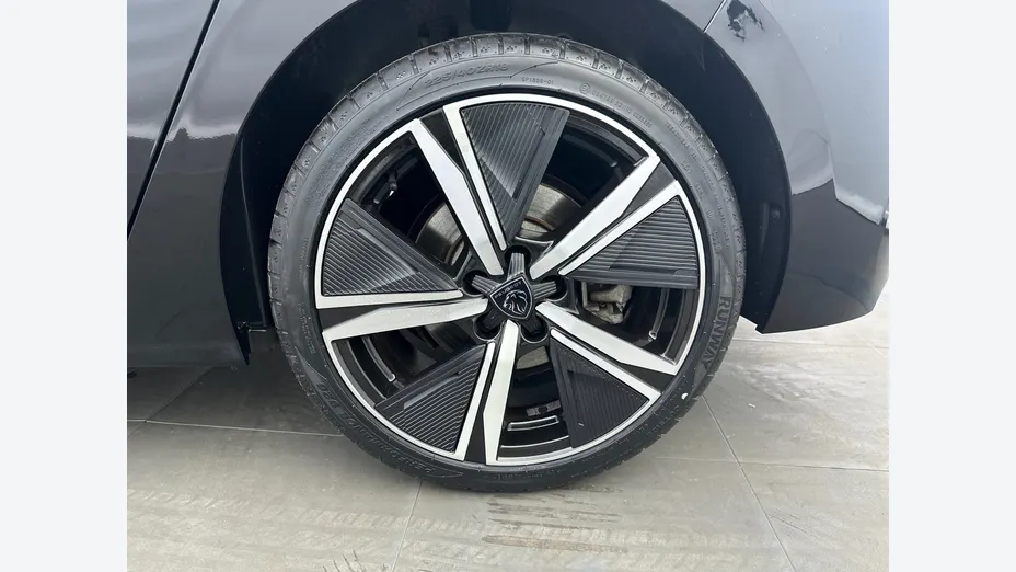 PEUGEOT 308 -