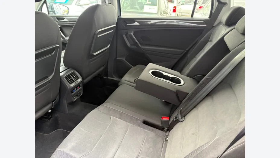 VOLKSWAGEN Tiguan Allspace -