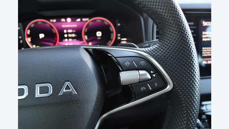 SKODA Karoq Karoq 2.0 TDI SCR 4x2 Sportline DSG