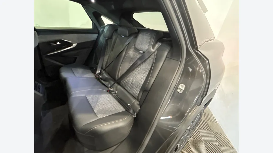 PEUGEOT 3008 -