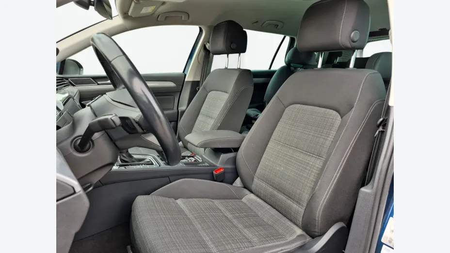 VOLKSWAGEN Passat -