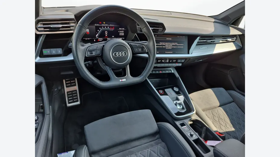 AUDI S3 -