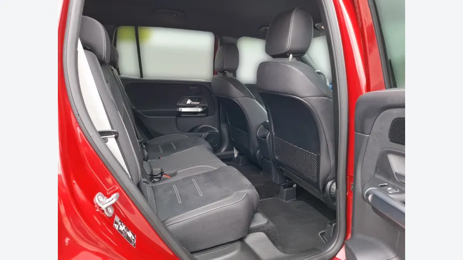 MERCEDES-BENZ GLB GLB 200 mHEV AMG Line 7G-DCT
